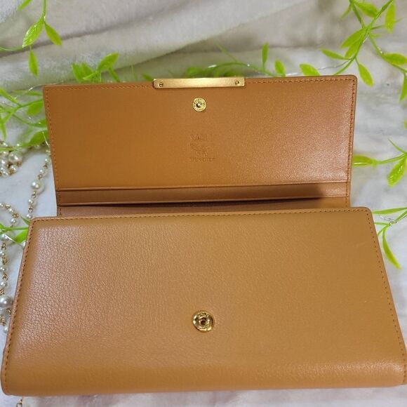 Authentic NIB MCM Crocodile-Embossed Leather Wallet - GIFTABLE - Picture 6 of 17